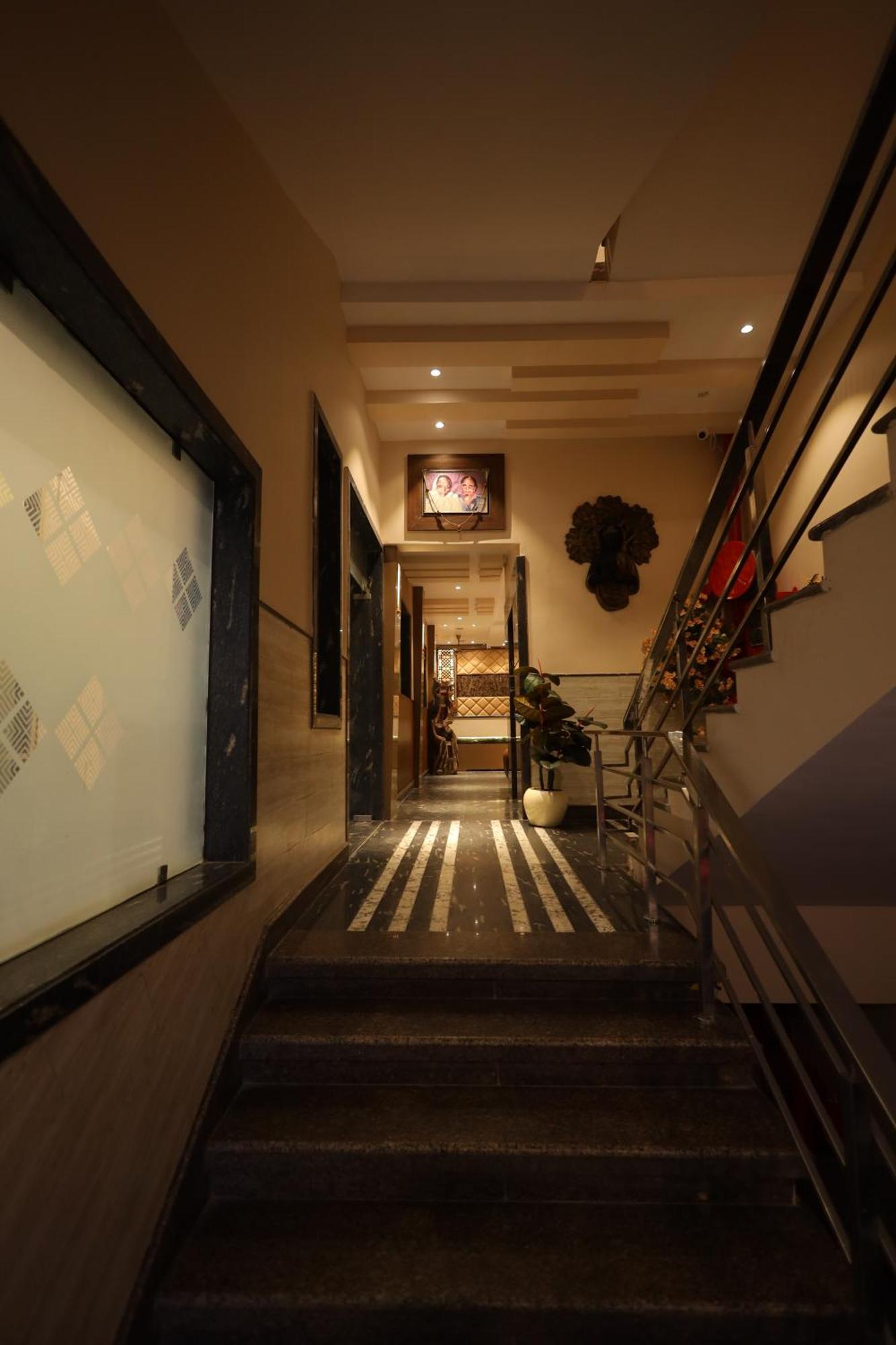 Hotel Bhagyaraj Palace A Luxury Hotel Keshavpuram カーンプル エクステリア 写真