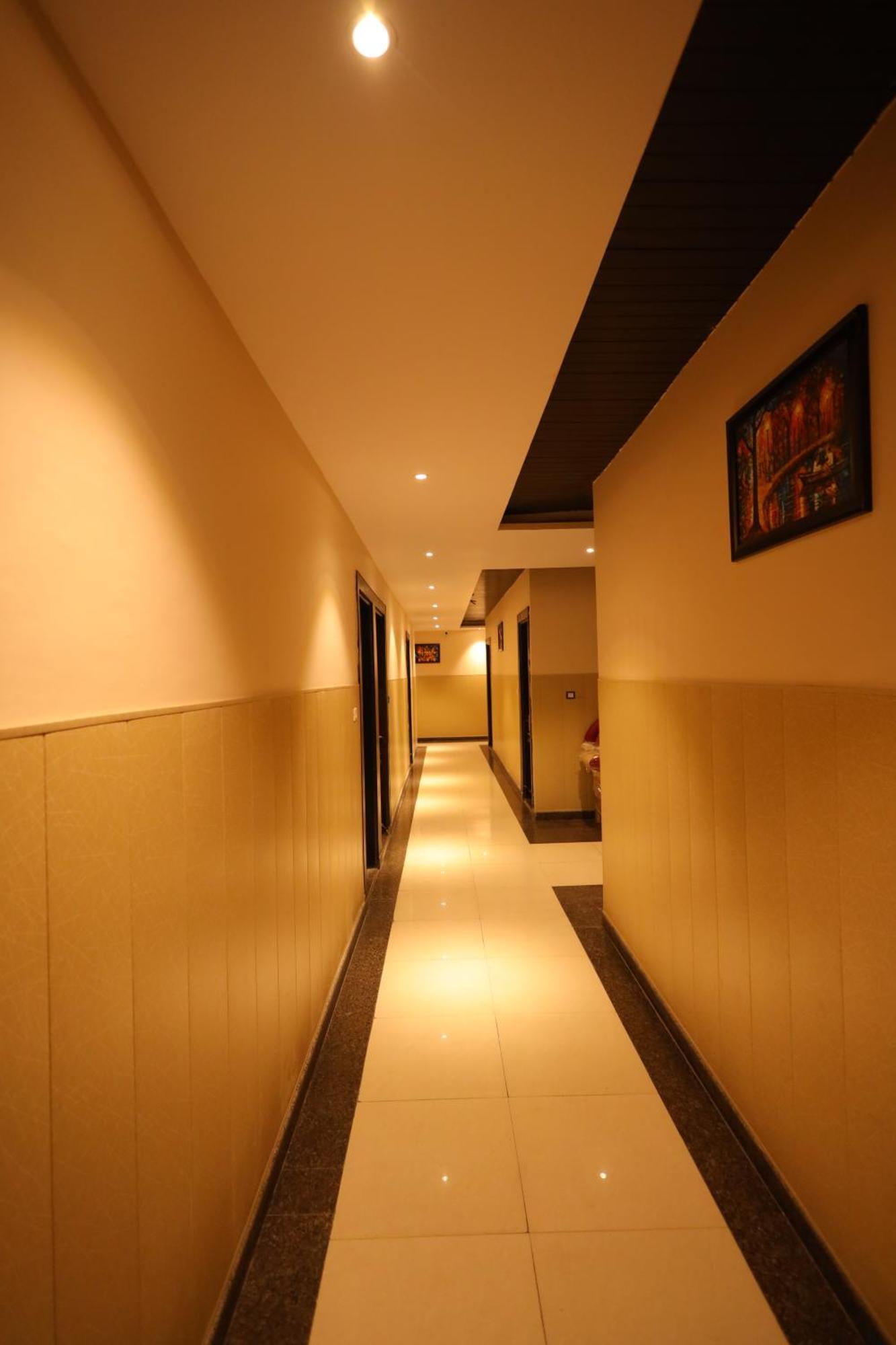 Hotel Bhagyaraj Palace A Luxury Hotel Keshavpuram カーンプル エクステリア 写真