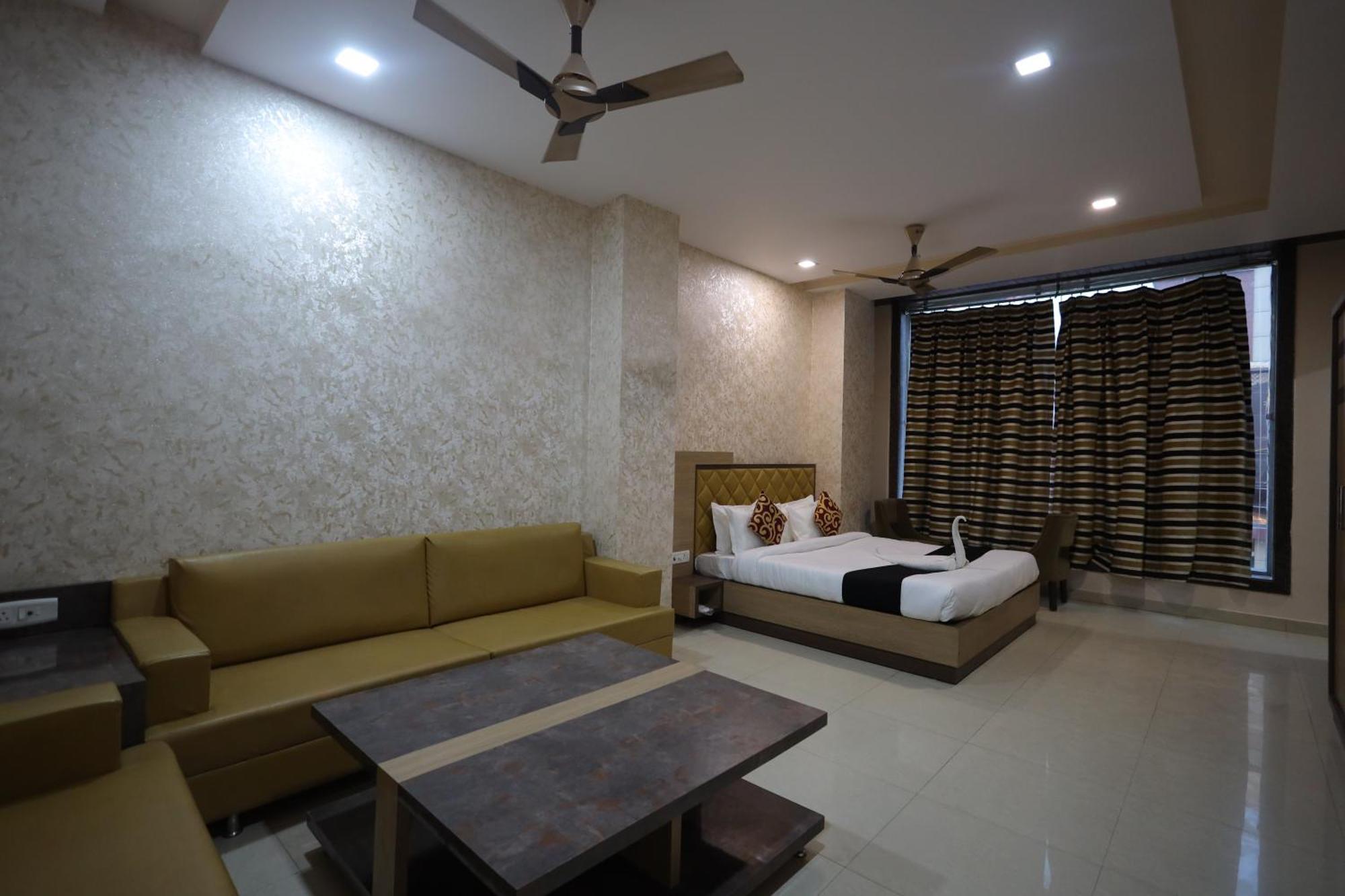 Hotel Bhagyaraj Palace A Luxury Hotel Keshavpuram カーンプル エクステリア 写真