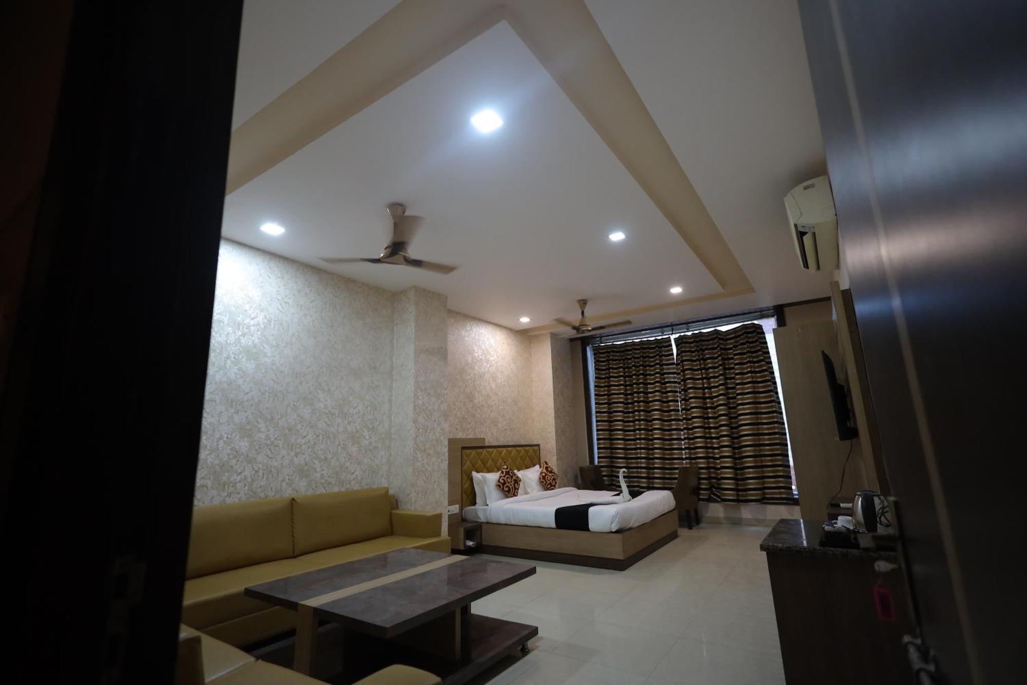 Hotel Bhagyaraj Palace A Luxury Hotel Keshavpuram カーンプル エクステリア 写真
