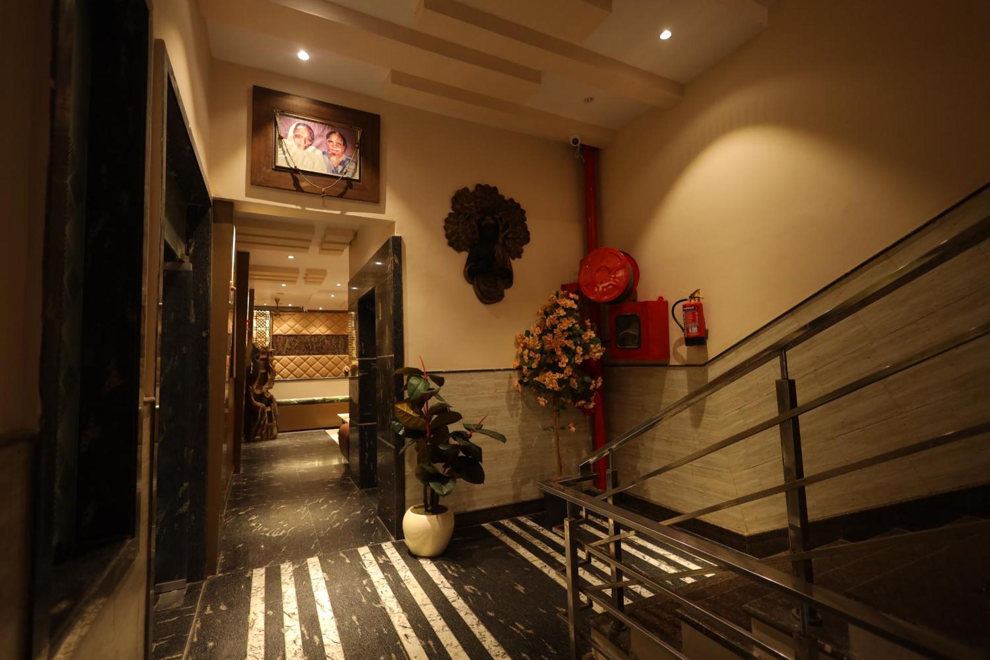 Hotel Bhagyaraj Palace A Luxury Hotel Keshavpuram カーンプル エクステリア 写真