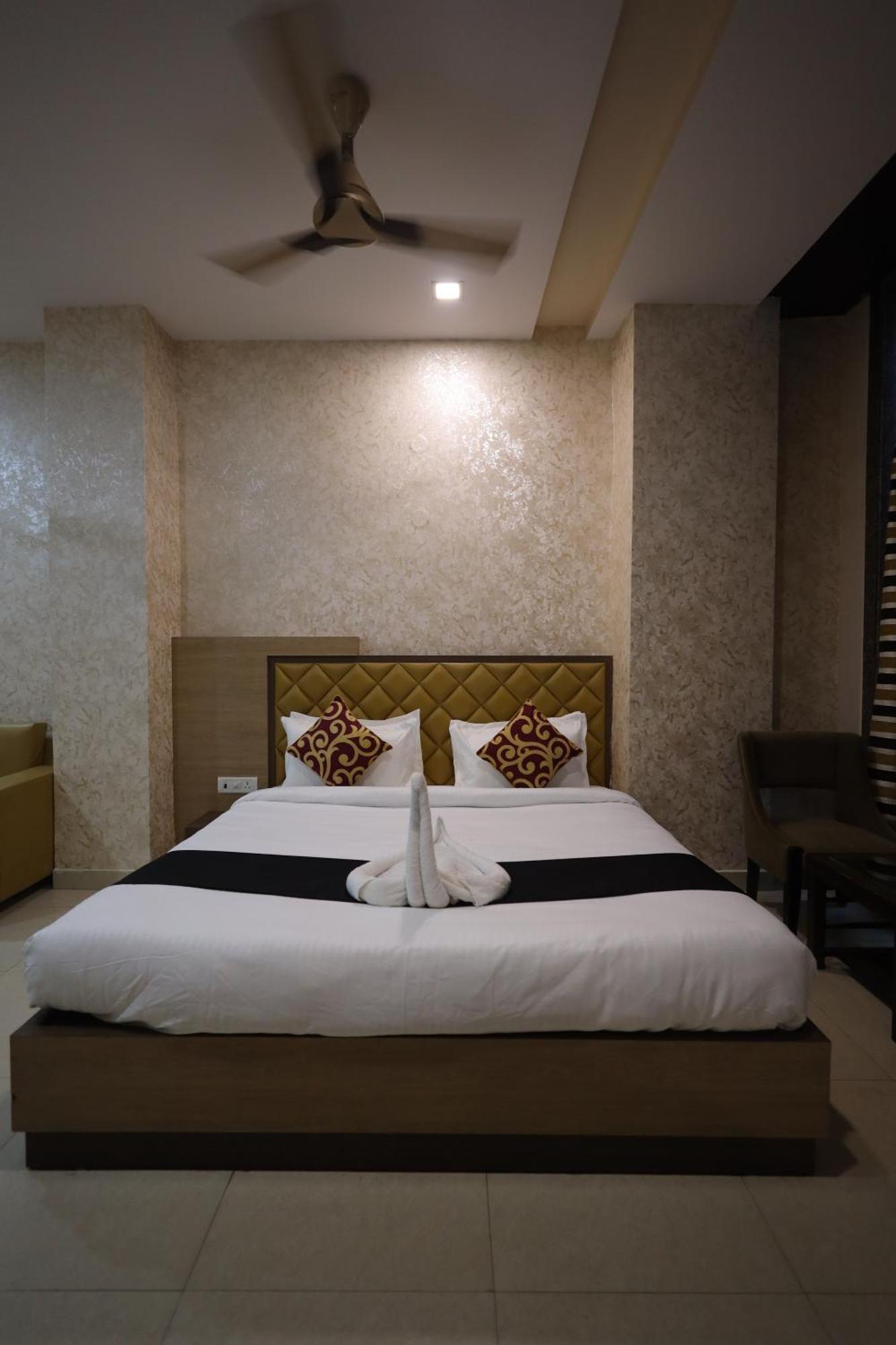 Hotel Bhagyaraj Palace A Luxury Hotel Keshavpuram カーンプル エクステリア 写真