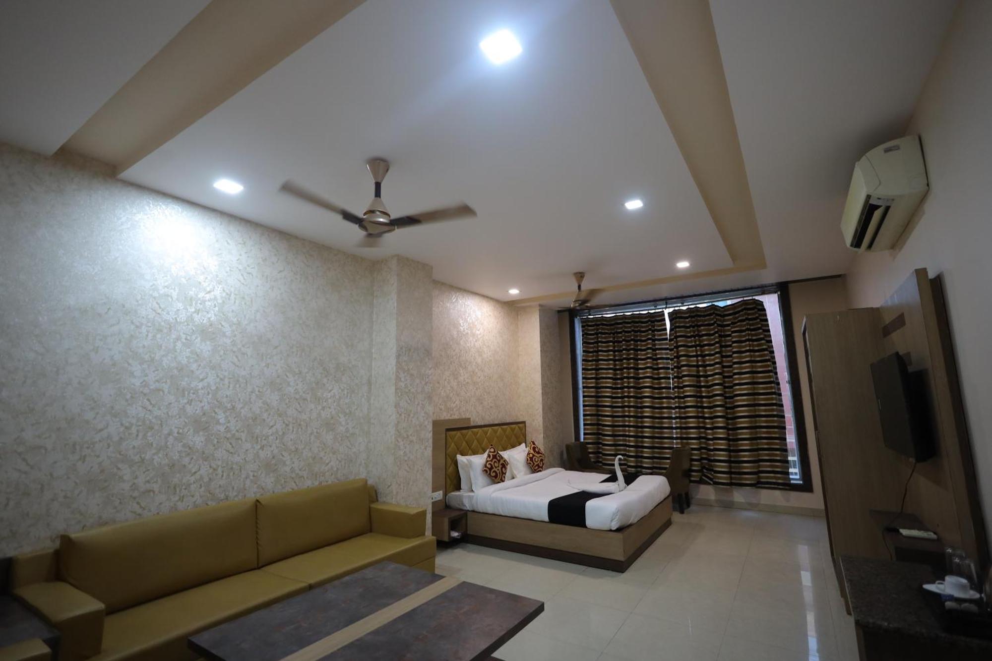 Hotel Bhagyaraj Palace A Luxury Hotel Keshavpuram カーンプル エクステリア 写真