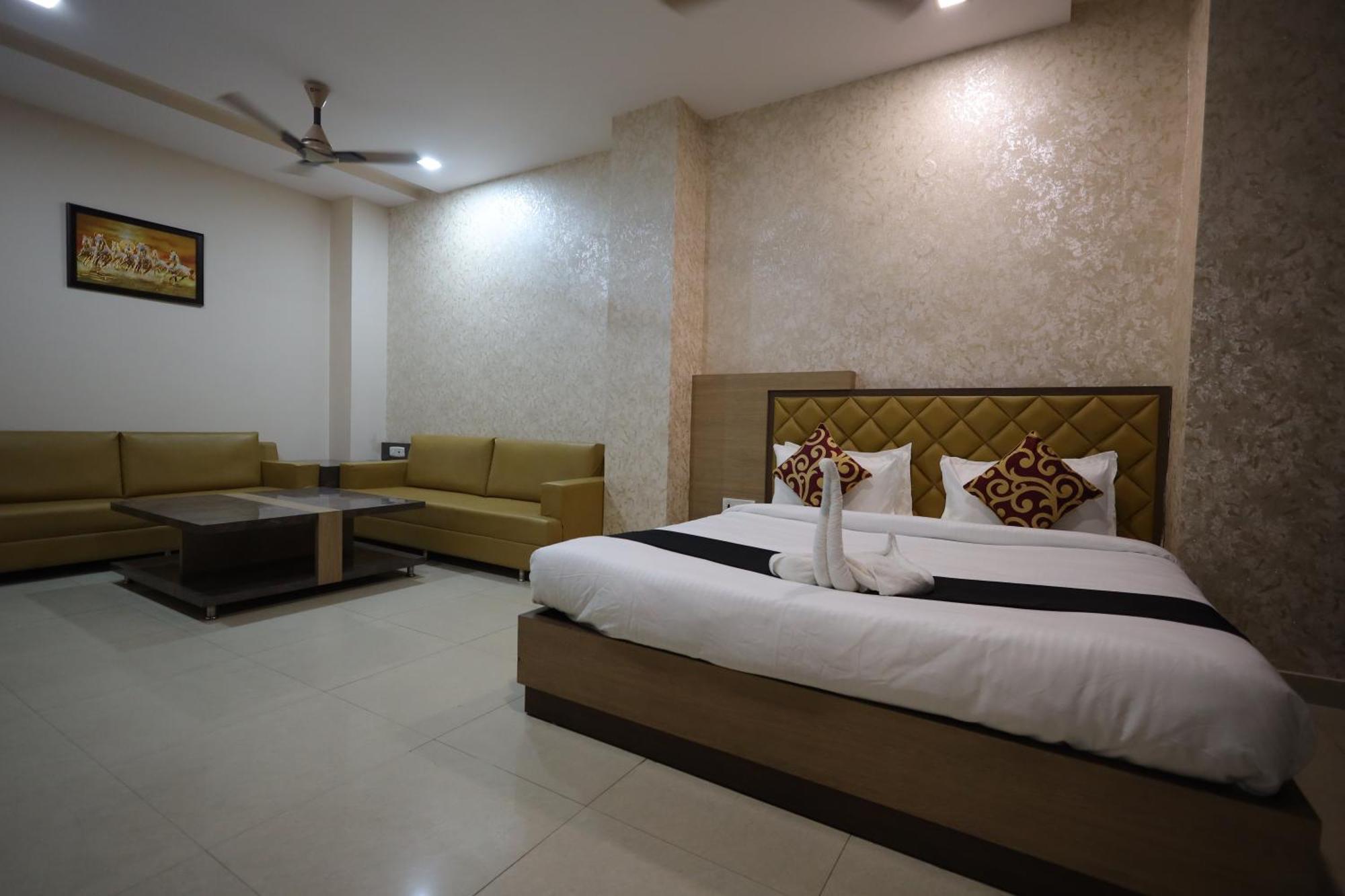 Hotel Bhagyaraj Palace A Luxury Hotel Keshavpuram カーンプル エクステリア 写真