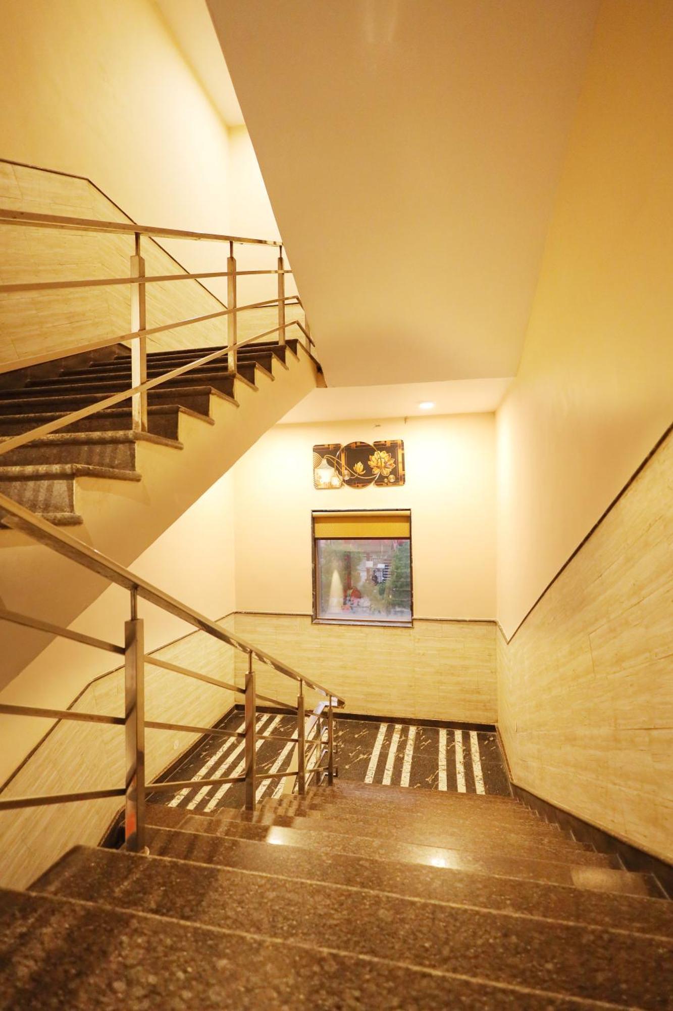 Hotel Bhagyaraj Palace A Luxury Hotel Keshavpuram カーンプル エクステリア 写真